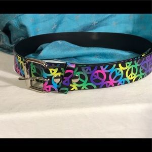 Kirra faux leather peace symbol belt